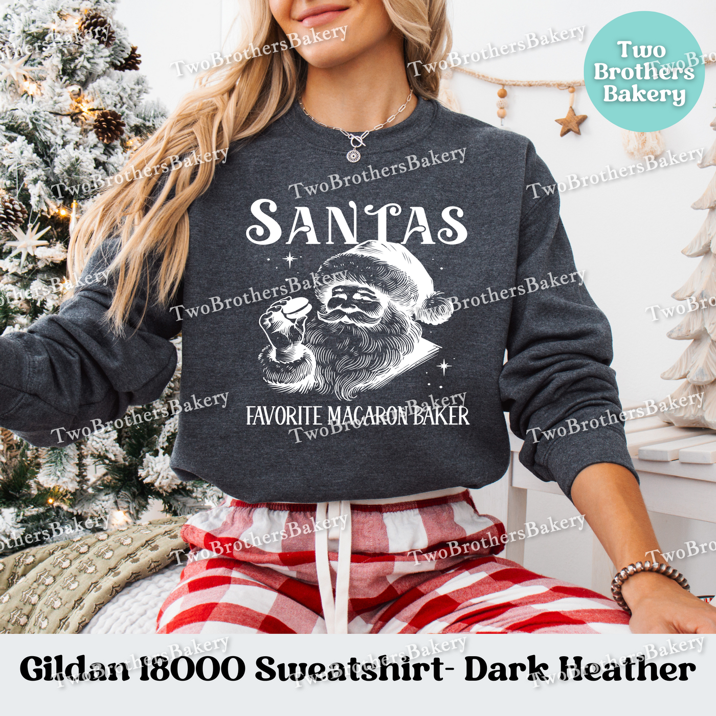 Santas Favorite Macaron Baker, Christmas Baking Sweatshirt, Santas Favorite Baker, Christmas Macarons, Xmas Baking, Holiday Baking Tee